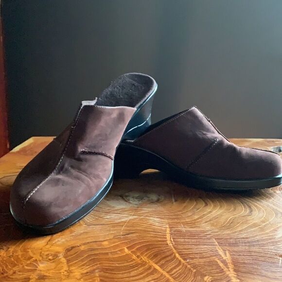 Clarks Brown Nubuck Suede Leather Clogs Mules - Picture 1 of 7